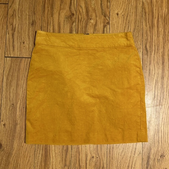 Banana Republic Mustard Micro-corduroy Mini Skirt | Size 2 - Picture 1 of 5